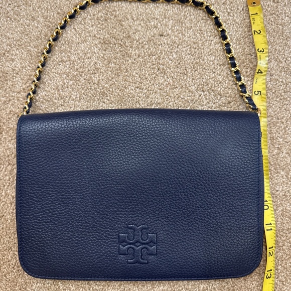 RARE Tory Burch Thea Flat Wallet Crossbody with Gold Strap - Navy - Picture 11 of 12